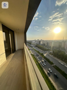 شوقەیەکی مۆدێرن بۆ یەک ژووری نوستن لە تاوەرەکانی ئیمپایەر پیرڵ وێنە 6