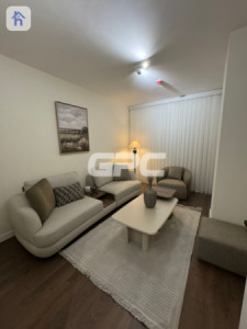 Spacious 4-Bedroom Apartment image 13