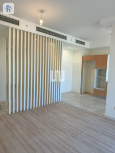 Spacious Apartment in Empire Square image 3