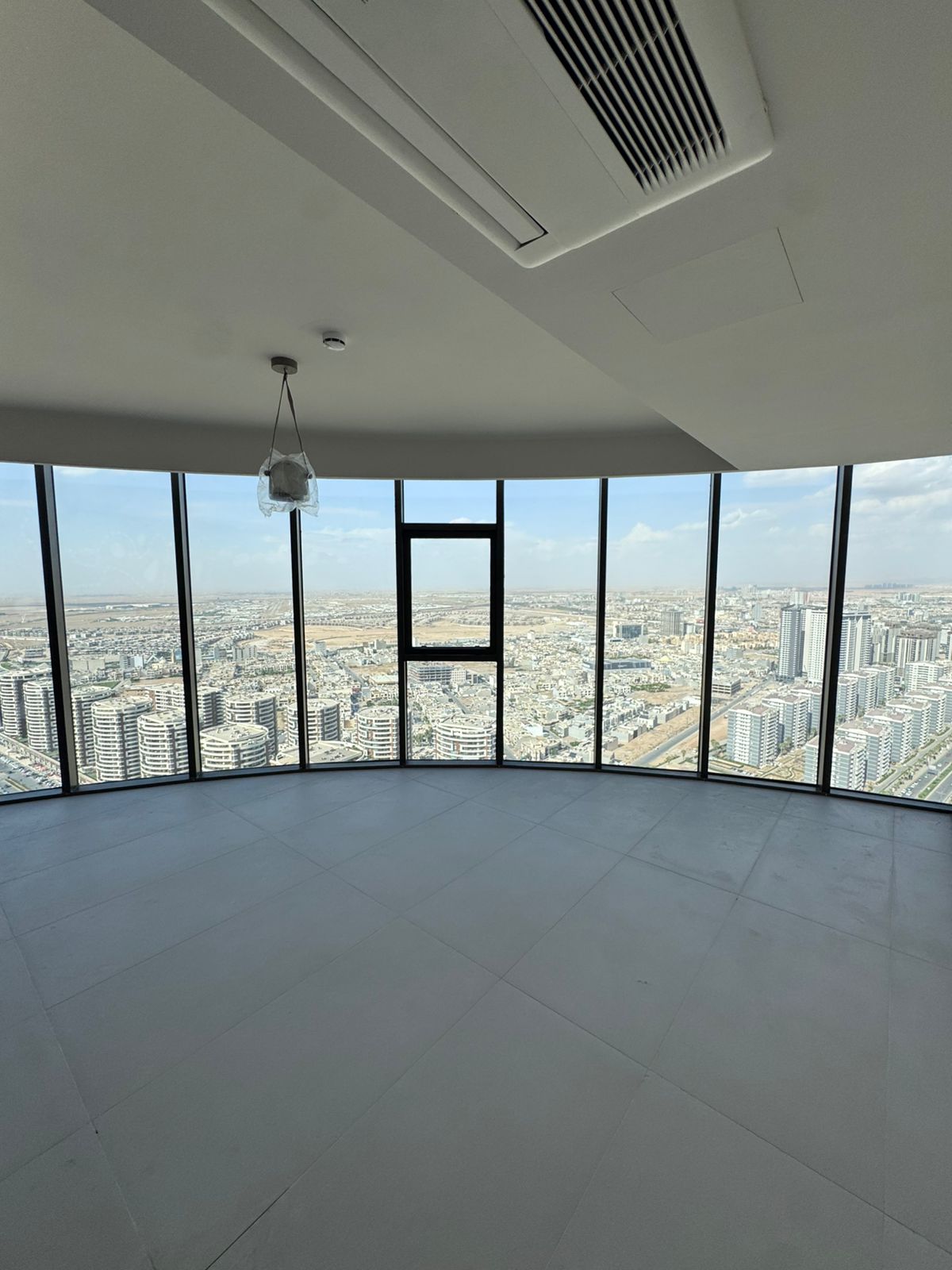 Elegant apartment with 45th-floor views