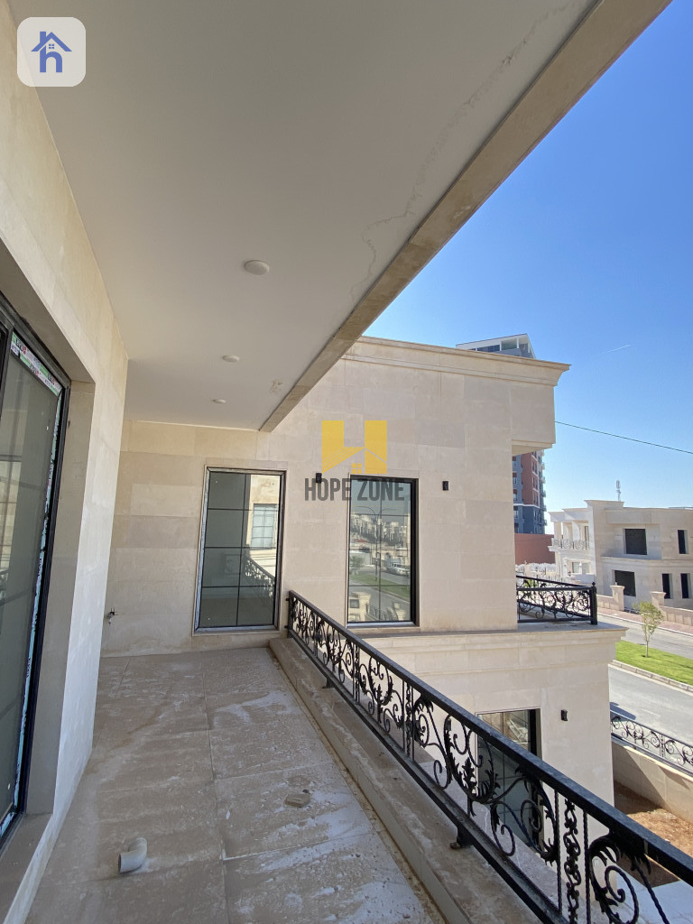 Spacious House with Multiple Rooms Resim 22