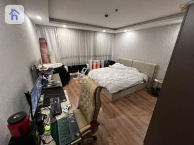 Contemporary Apartment with High-End Features Image 12