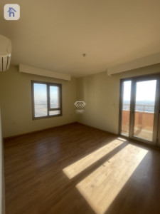 Spacious 3 Bedroom Apartment with Stunning Views Resim 9