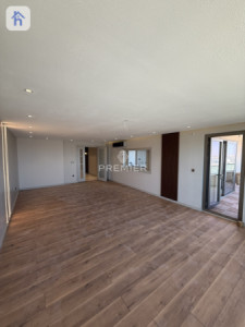 Luxurious 4-Bedroom Apartment with Stunning Views Image 6