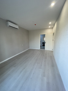 Sleek 2-Bedroom Apartment image 4