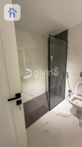 One-bedroom apartment with kitchen and hall image 3
