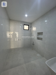 Family House with 4 Bedrooms image 9