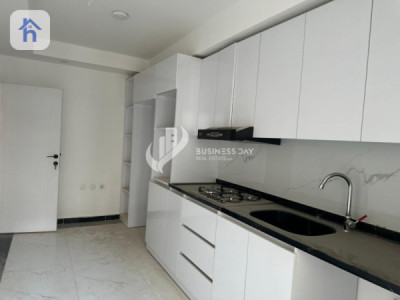 شقة واسعة بـ 3 غرف نوم image 2