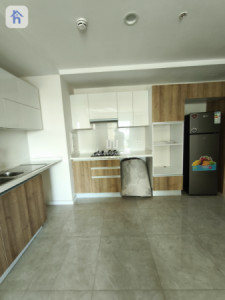 Elegant Apartment in Prime Location image 2