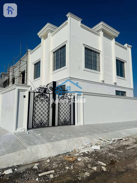 Corner House Opposite Garden