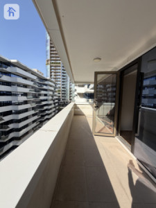 Stylish Studio Apartment in Star Towers image 8
