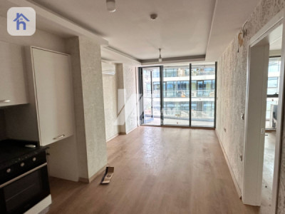 wavy avenue apartment for rent image 2