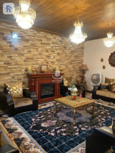 Spacious House with 5 Bedrooms Image 4