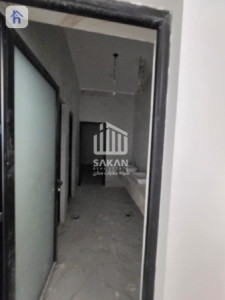 Spacious Showroom with Offices and Rooms Image 20