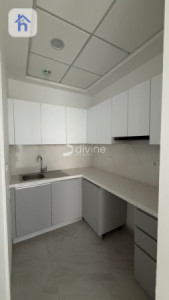 ئۆفیس لە ئیمپایەر بزنس تاوەرز وێنە 3