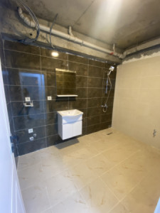 شوقەیەکی دوو ژووری نوستن لە باڵەخانەیەکی بەرز وێنە 5