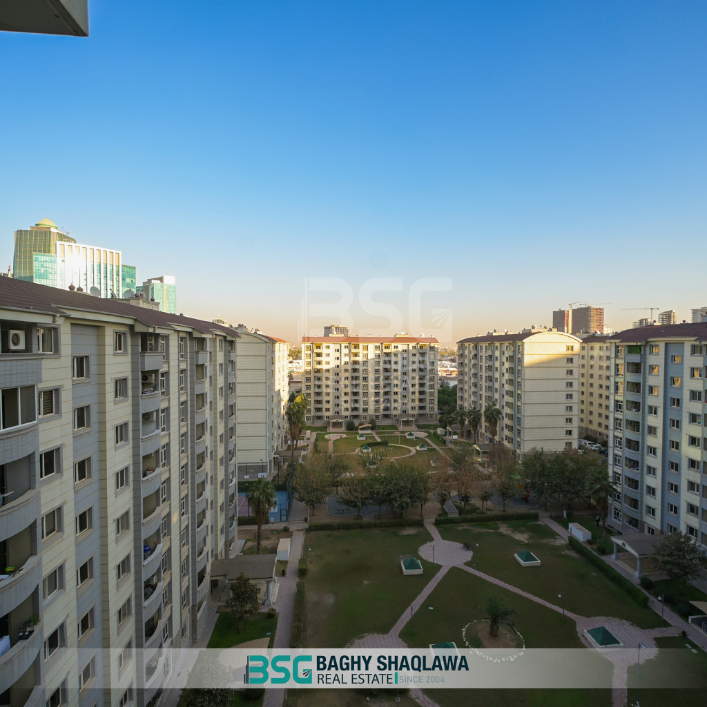 شقة مطلة علی الحديقة