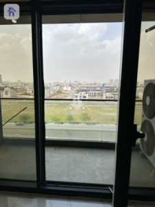 Luxurious Apartment in Prime Location Image 23