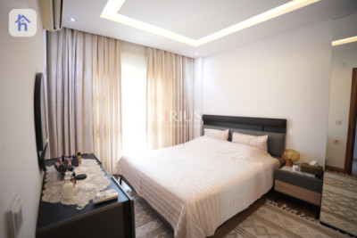 Luxurious Apartment with 3 Bedrooms Image 9