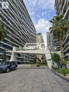 Modern studio in prime location image 3