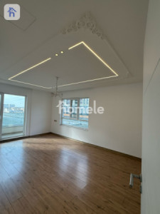 Modern 3-Bedroom Apartment in a Prime Location Image 6