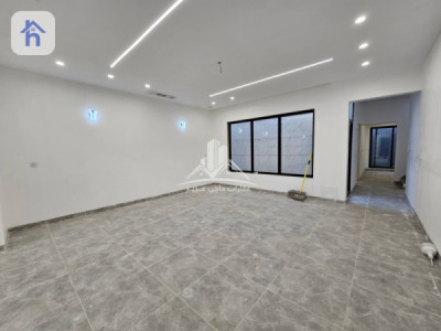 Spacious House with 4 Bedrooms Resim 7
