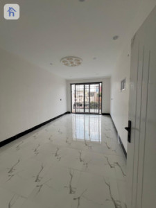 Spacious house with multiple rooms Resim 7