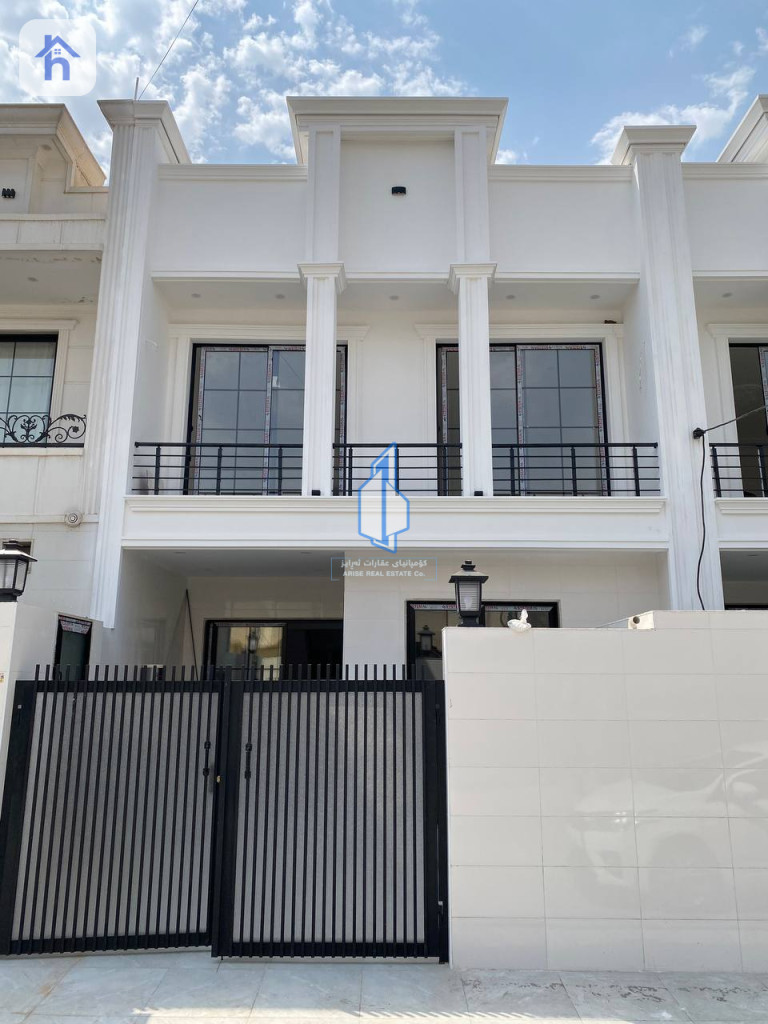 Cozy 4 Bedroom Family Home in Mahabad
