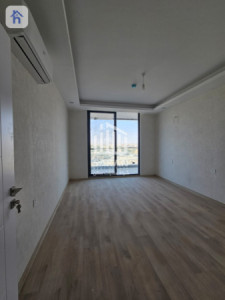 Spacious 3 Bed Apartment with Stunning Views Image 10