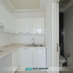 Office space available for rent in the Empire Business Tower Image 4