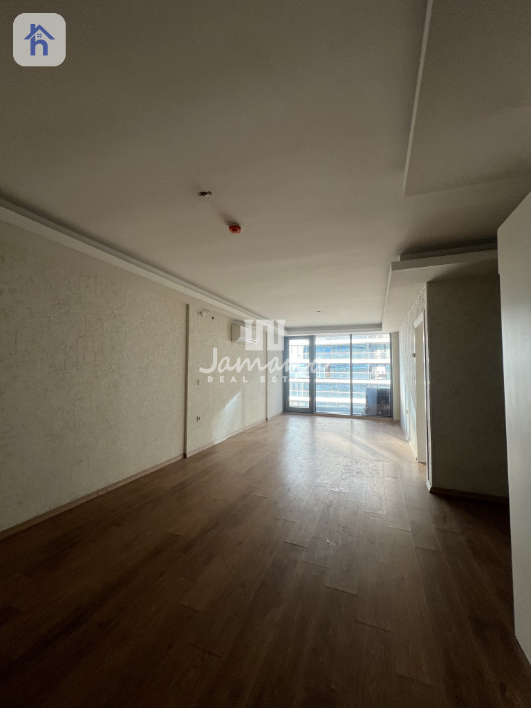 Stylish 1-Bedroom Apartment with Hall