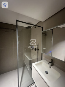 Luxurious Tower Apartment Image 3