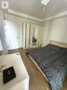 Elegant Apartment in Prime Location Image 4