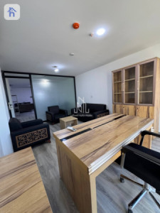 مکتب مؤثث للإيجار صورة 5