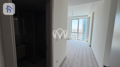 Spacious Apartment in Empire Square image 6