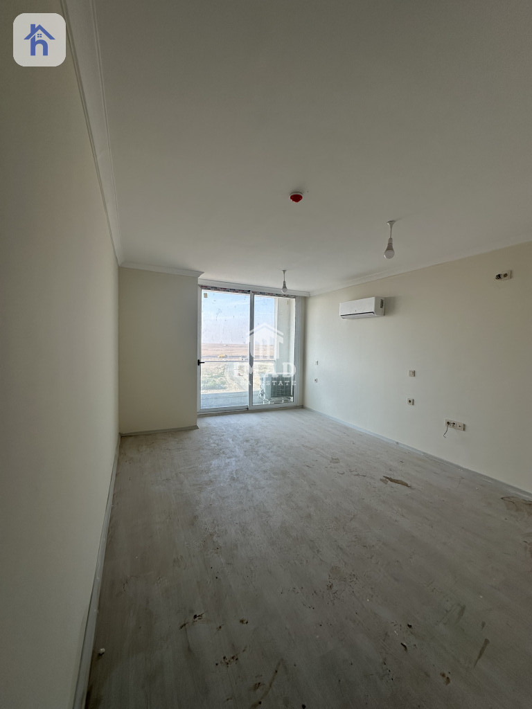 Studio apartment with airport view