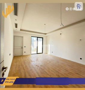 Home with 5 Bedrooms image 3