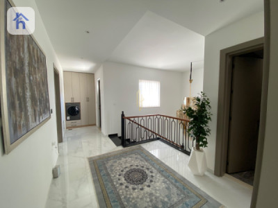 Modern Home with 4 Bedrooms image 11