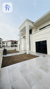 Modern House image 3