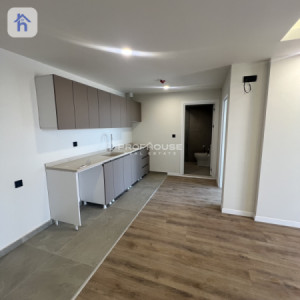 Modern One-Bedroom Apartment image 2
