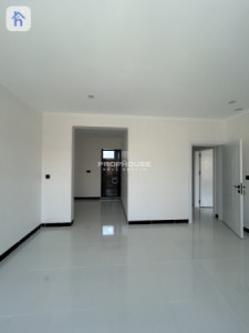 Modern House with 4 Bedrooms image 9