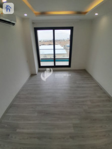 Chic Apartment with Spacious Room Image 4