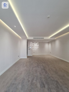Spacious Apartment with 4 Bedrooms image 5