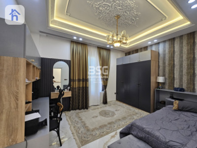 Luxury House with 6 Bedrooms Image 16