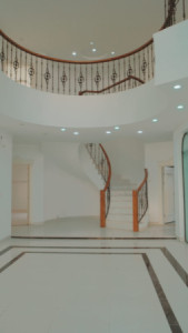 Luxury House image 2
