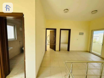 Spacious 4 Bedroom House Image 6