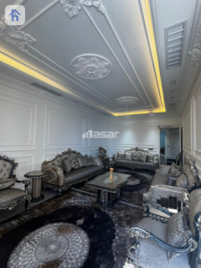 Spacious House with 4 Bedrooms image 3