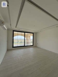 Spacious House with 5 bedrooms image 13