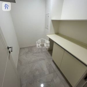 Apartment in Cash Image 8
