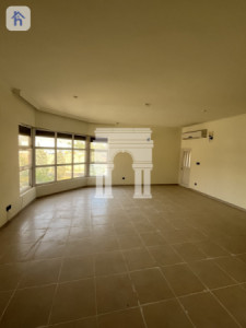 Spacious Villa with 4 Bedrooms Image 10